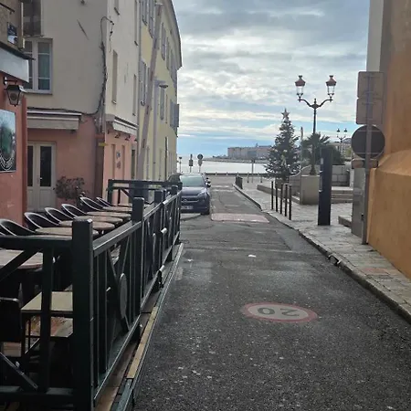 En Centre A 2 Minutes De La *